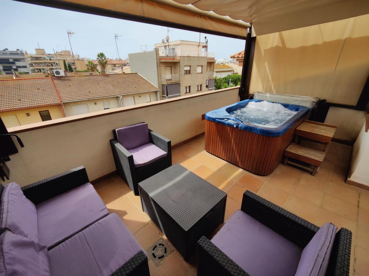Hostal Manel Pineda de Mar Exterior photo