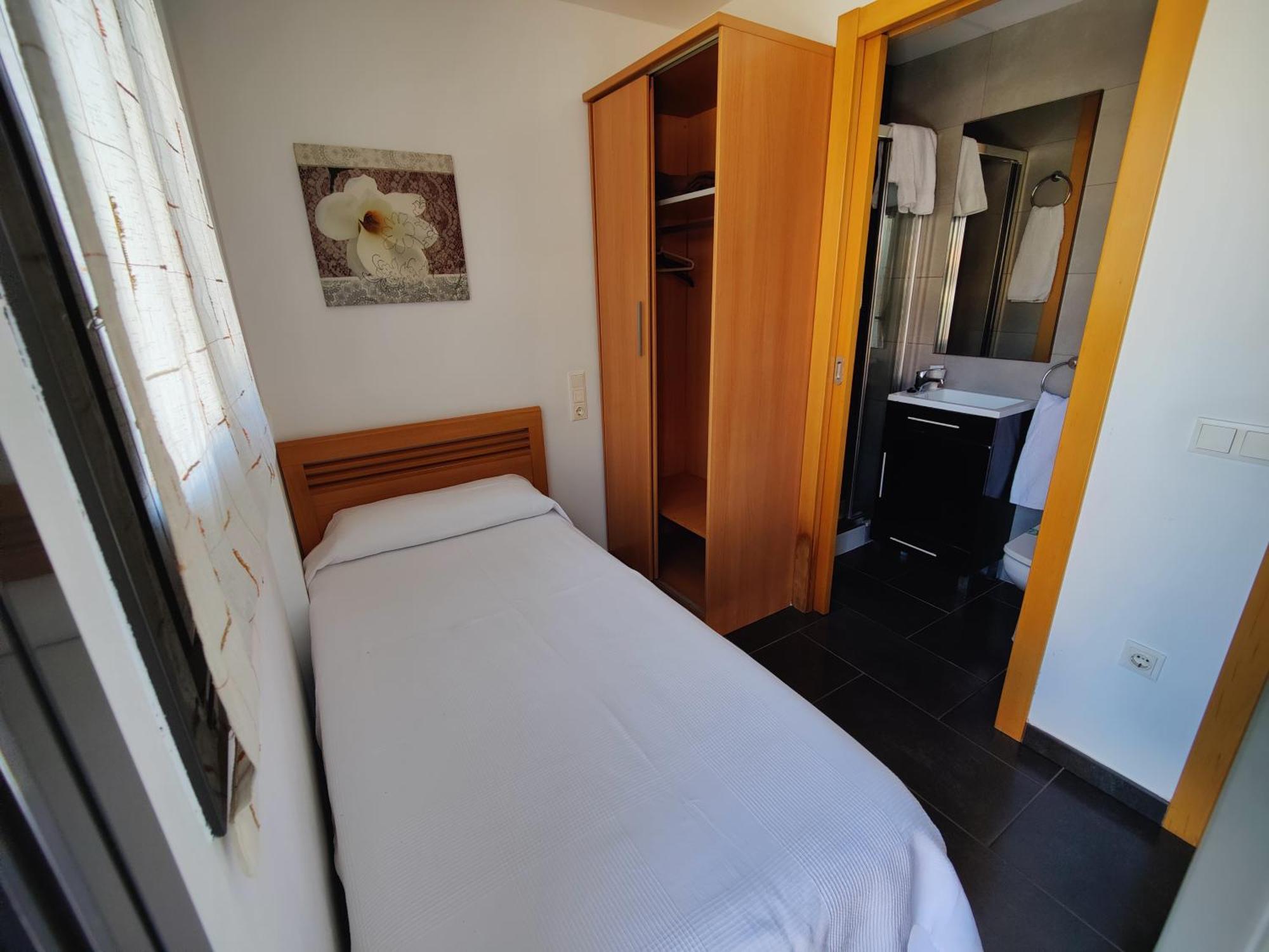Hostal Manel Pineda de Mar Exterior photo