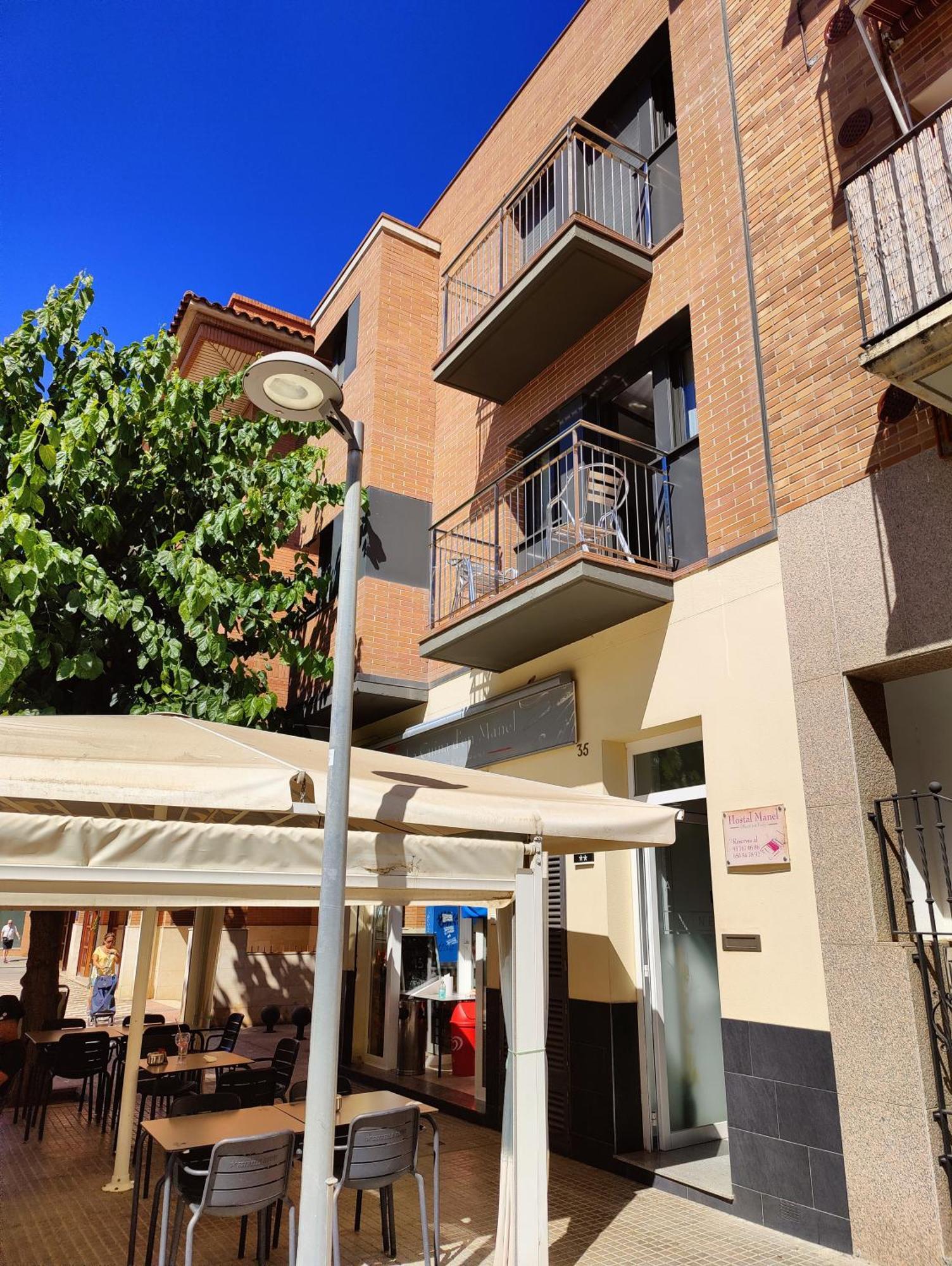 Hostal Manel Pineda de Mar Exterior photo